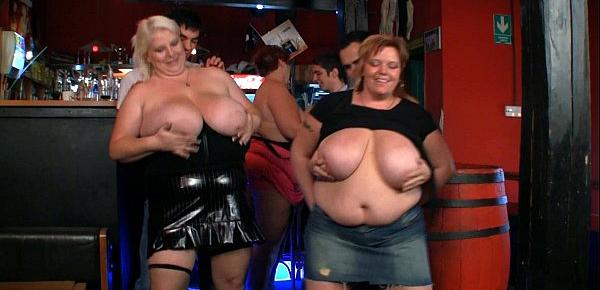  Huge boobs bbw have fun in the bar